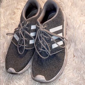 Womens adidas sneaker size 8
